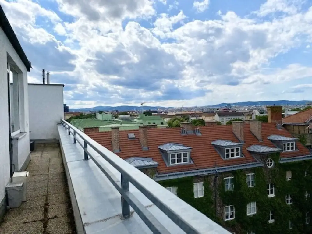 Terrassentraum mit herrlichem Fernblick: 3 Zimmer, Küche und 46 m2 Terrassen im 5.Stock, Stellplätze im Hof mitbenützbar, Nähe U1-Taubstummerngasse + Belvedere!