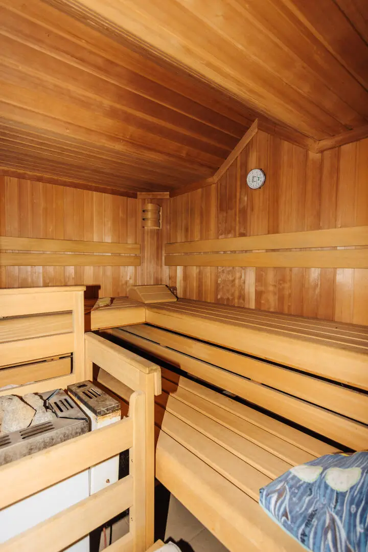 Großzügiges Einfamilienhaus mit Schwimmteich in Weinitzen - ländliche Geborgenheit trifft modernen Wohnkomfort