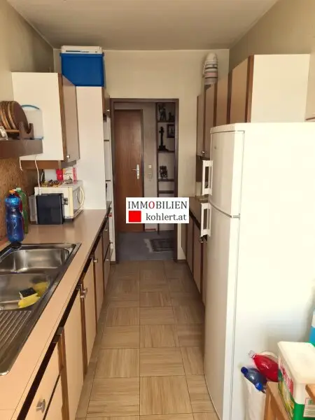 ****GELEGENHEIT, SONNIGE EIGENTUMSWOHNUNG MIT LOGGIA, ALLE NEBENRÄUME, HOHER LIFTSTOCK