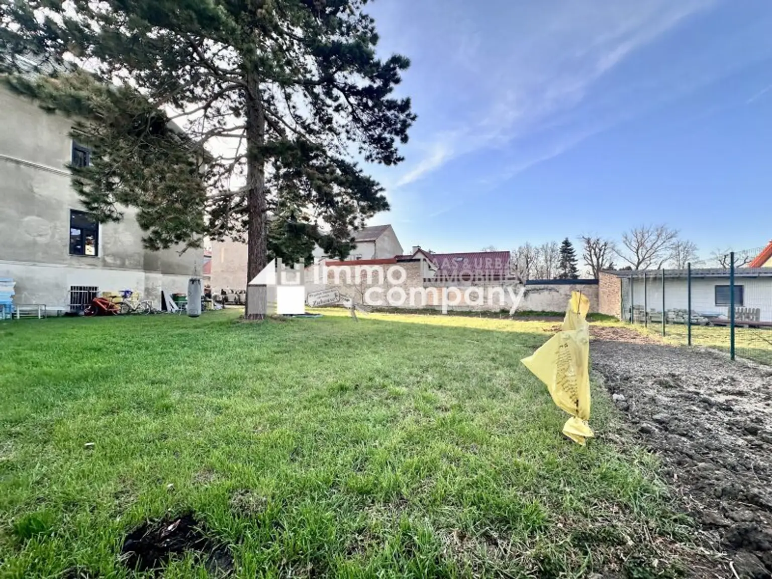 Attraktives Mehrfamilienhaus, Baugrund,  mit großem Potenzial