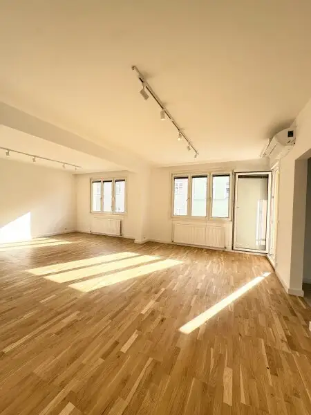 Exklusives Wohnerlebnis in Wien – Großzügige Eigentumswohnung mit Balkon