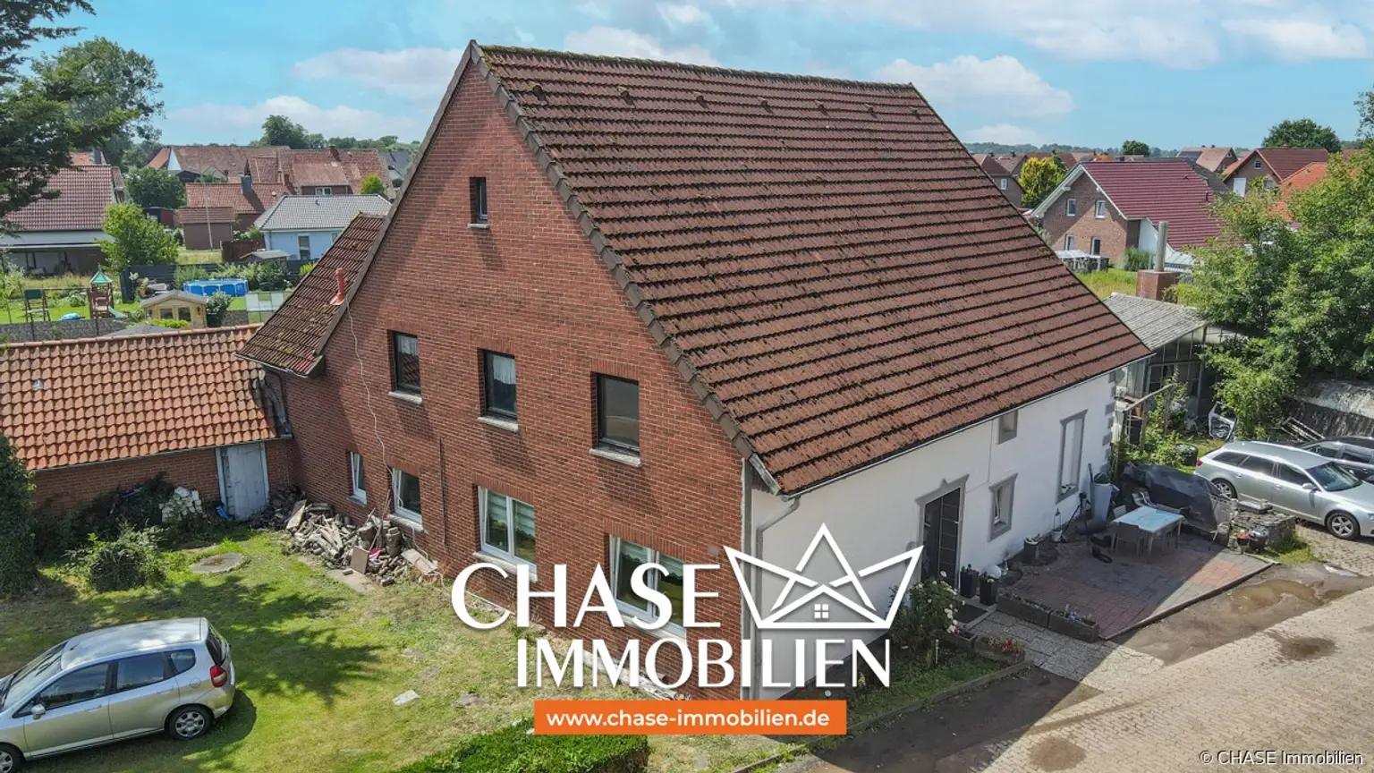 Haus schräg seitliche Ansicht, frontal