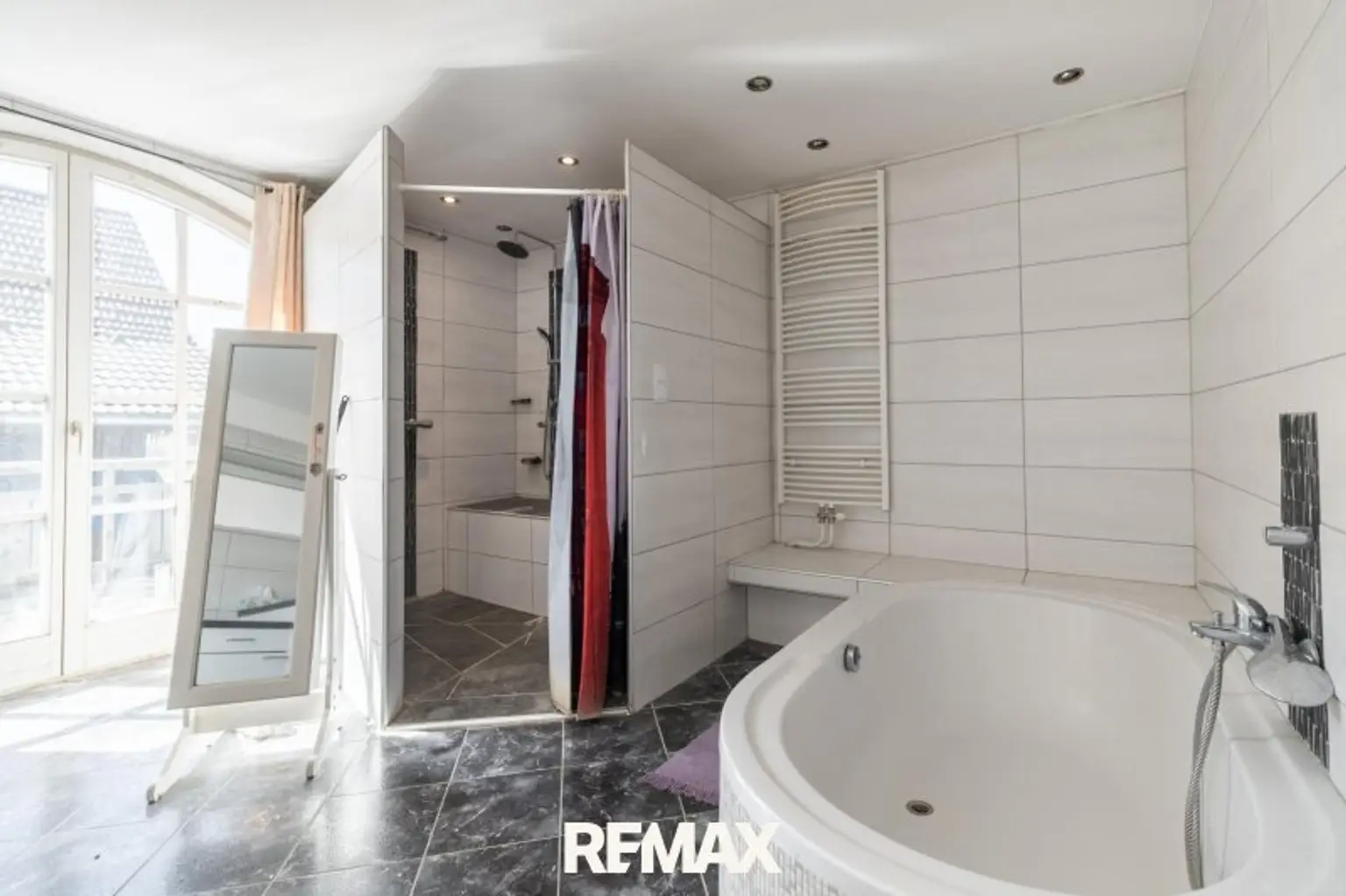 11 Badezimmer Wanne