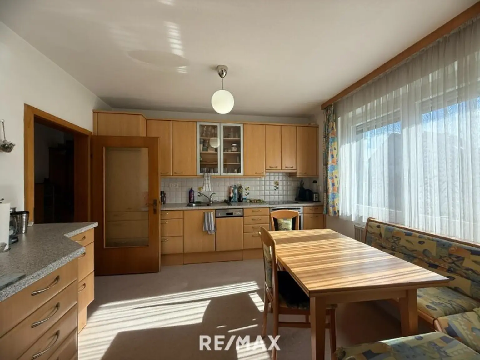 *** Gemeinschaftsprojekt oder Investment? Zwei Häuser, sechs Stellplätze, großes Grundstück in Toplage! ***