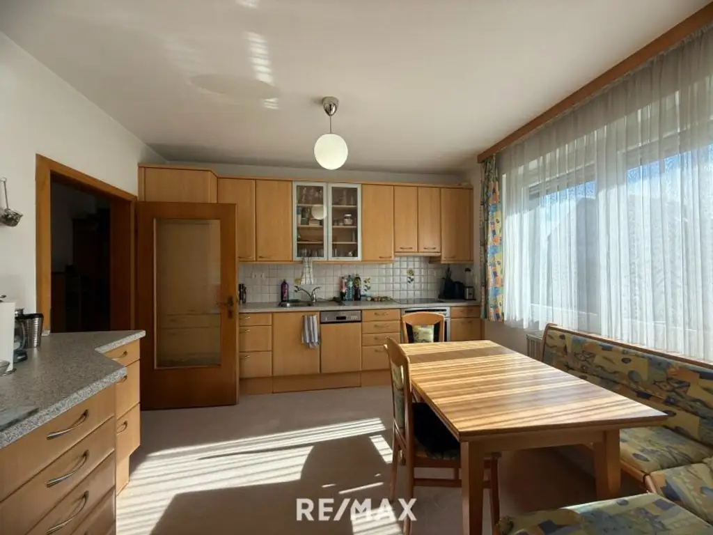 *** Gemeinschaftsprojekt oder Investment? Zwei Häuser, sechs Stellplätze, großes Grundstück in Toplage! ***