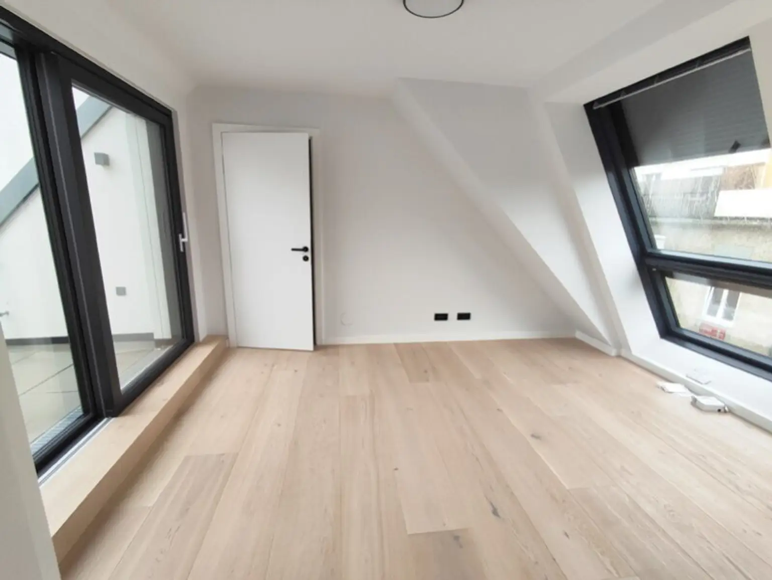 Krongasse! Erstbezug Penthouse mit 3 Terrassen und privatem Liftzugang auf frisch saniertem Altbau! Top17