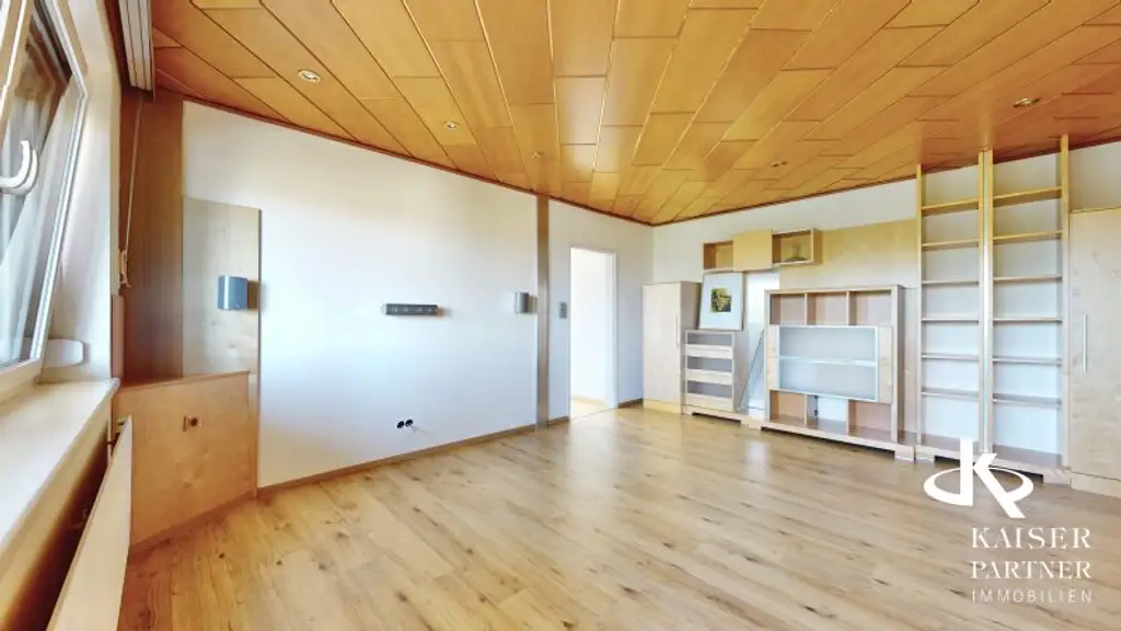 HELLE 3-ZIMMERWOHNUNG MIT LOGGIA IN GRÜNOASE!
