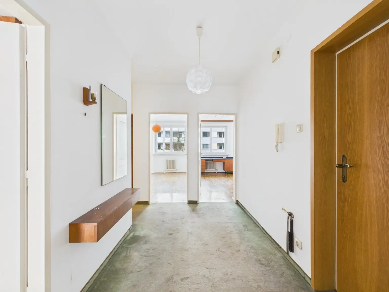 CAM04191G0-PR0074-STILL015