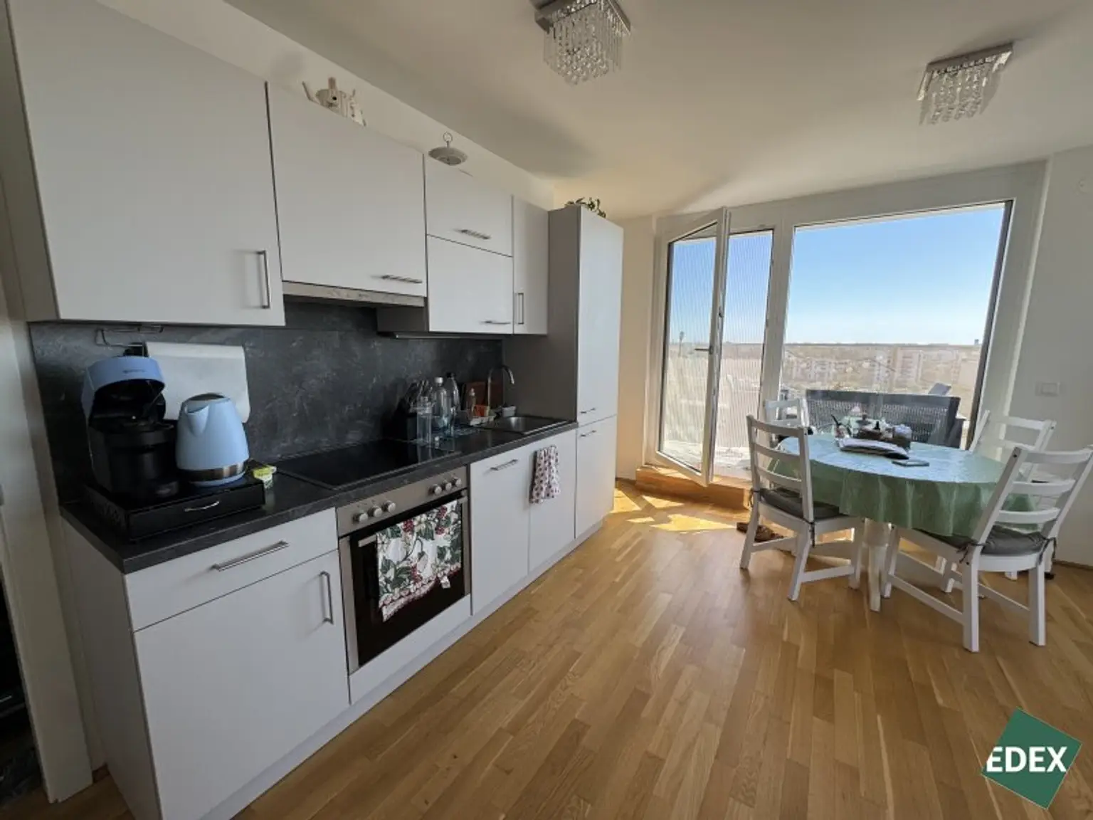 Gemütliche 3-Zimmer-Wohnung mit großzügiger Terrasse nahe U1 Rennbahnweg