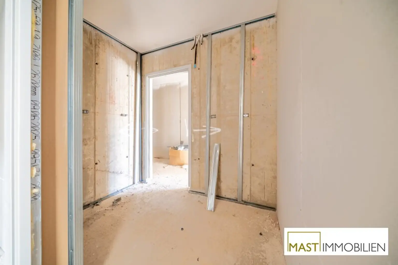 *unweit vom Donauzentrum* 3-Zimmer Familienwohnung!