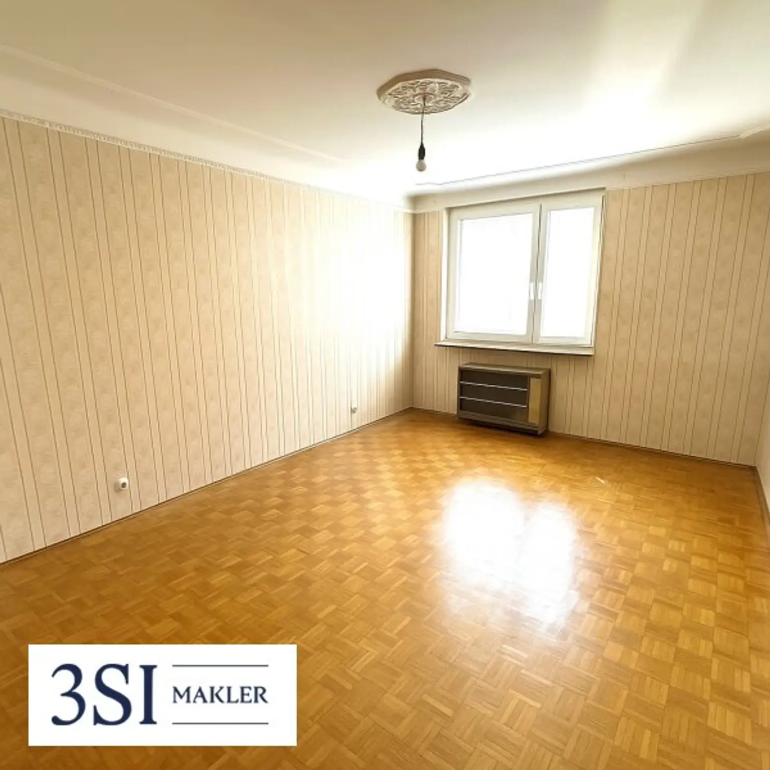 Sanierungsbedürftige 4-Zimmer-Wohnung mit Freiflächen - in Top-Lage des 19. Bezirks