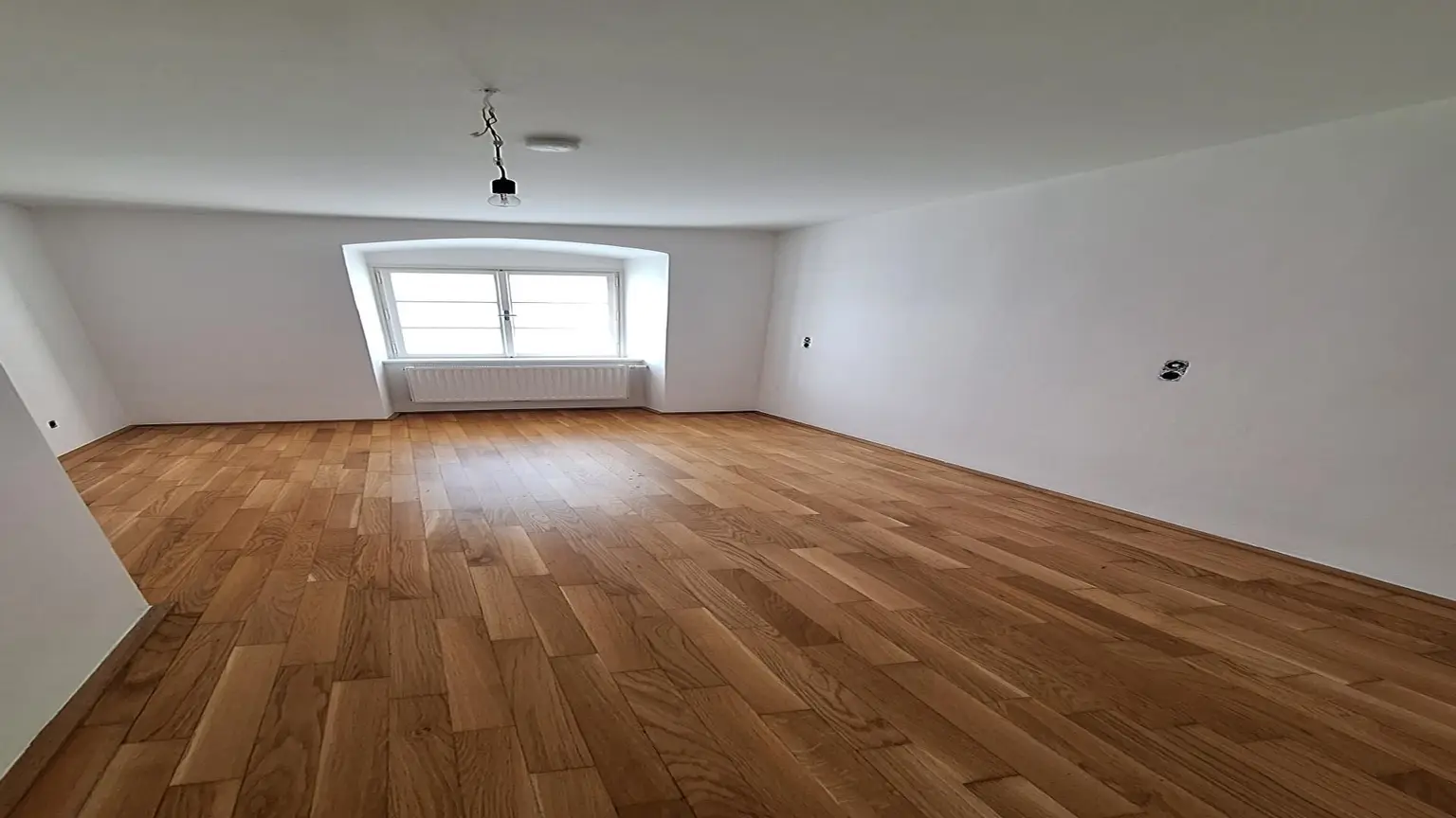 2-Zimmer Wohnung mit Eigengarten im denkmalgeschützen Vorderhaus Stift Gleink zu vermieten