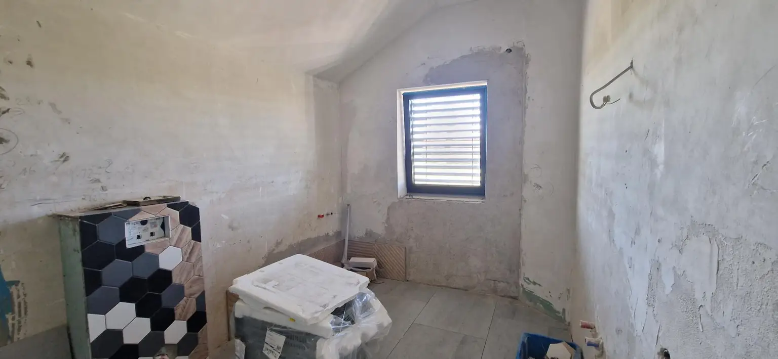 Bad im OG begehbar vom Schlafzimmer