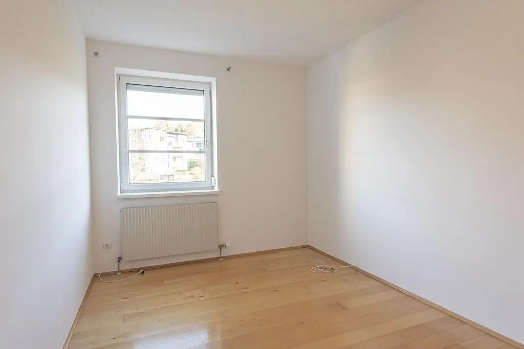 Gepflegte, helle und zentrale Wohnung mit Garage