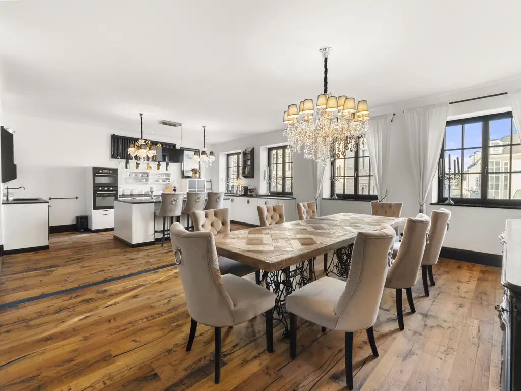 Stadtvilla an einer der exklusivsten Adressen der Gartenstadt Tulln