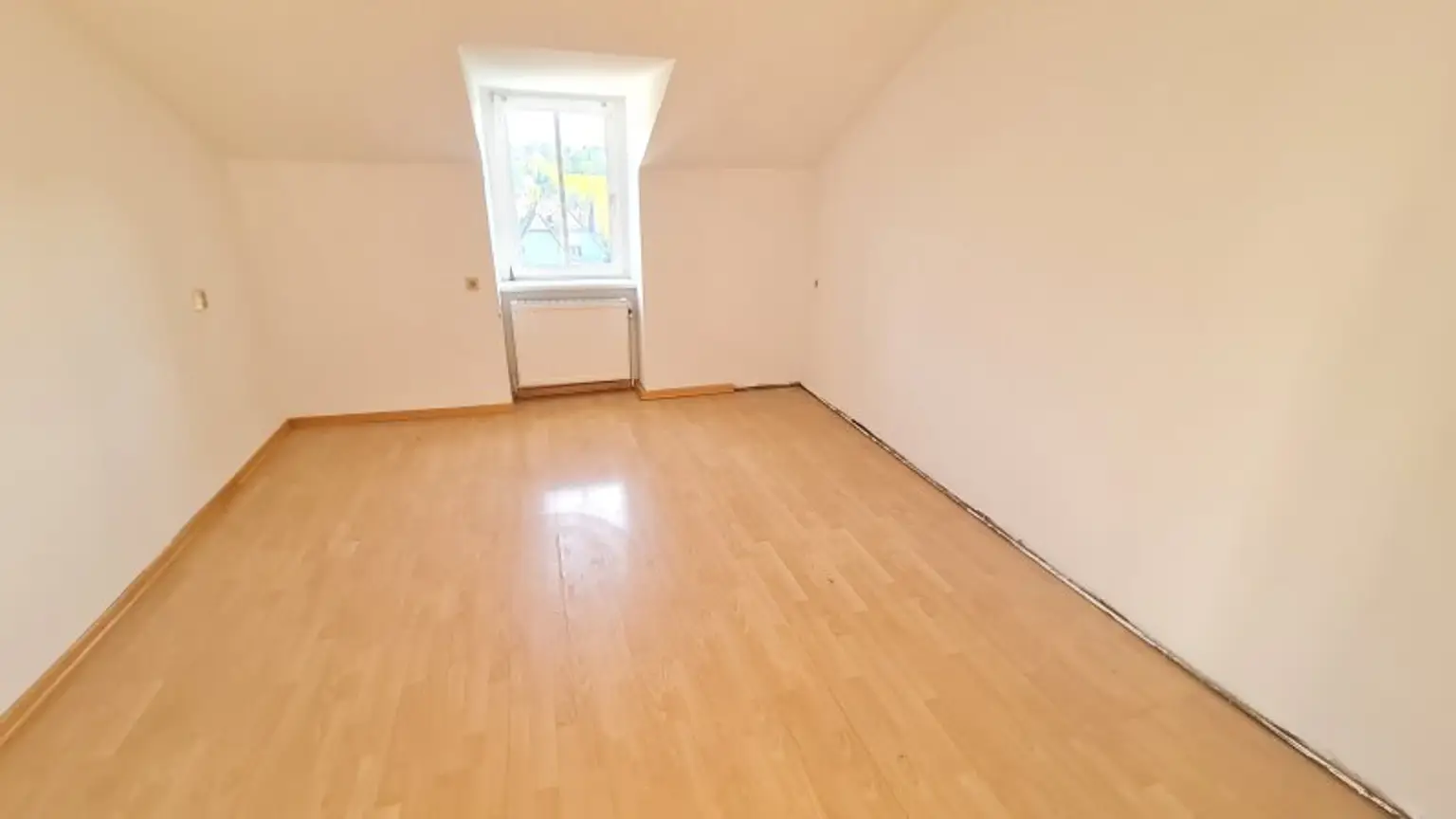 DORNBACH: Repräsentative Villa in Aussichtslage