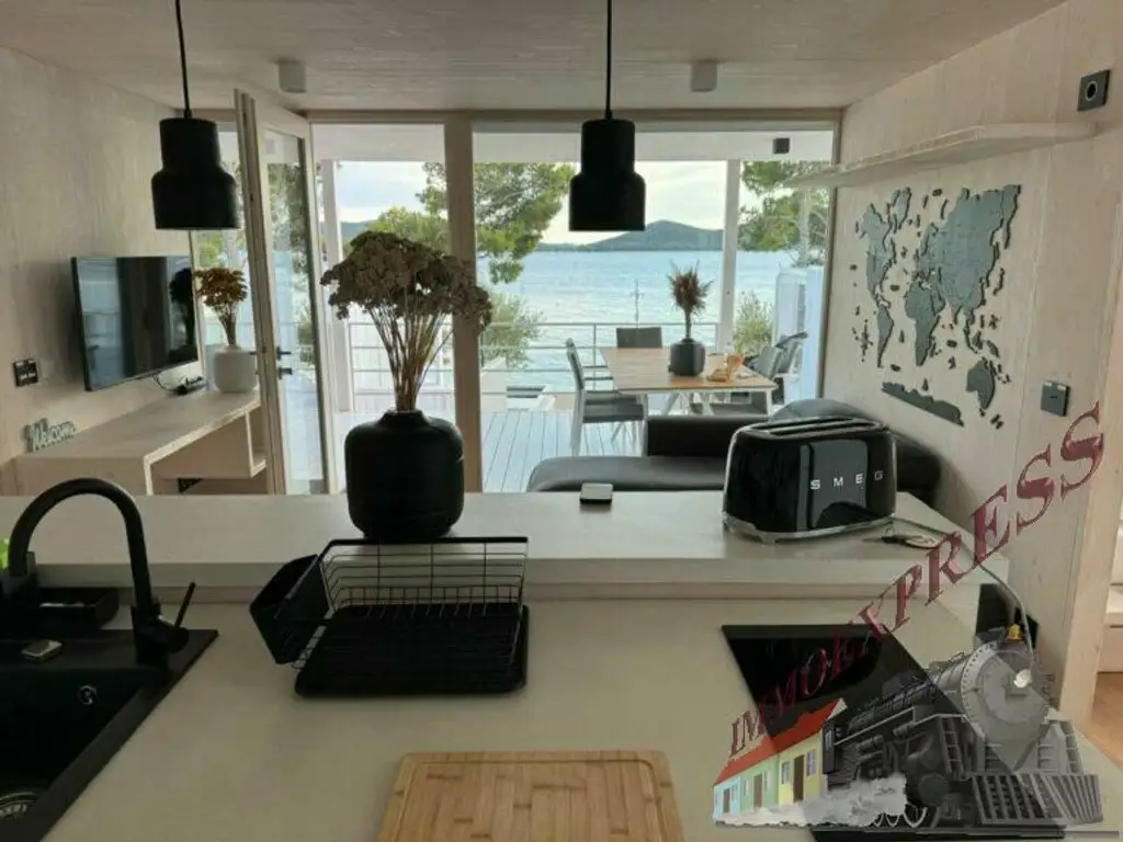 Villa Gioia – Moderne Strandvilla mit 45 m² Wohnfläche und 65 m² Terrasse im BUQEZ-Resort, Dalmatien