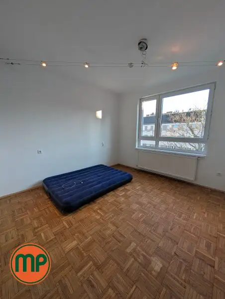 Großzügige Eigentumswohnung mit Parkett – Top City-Anbindung mit U1