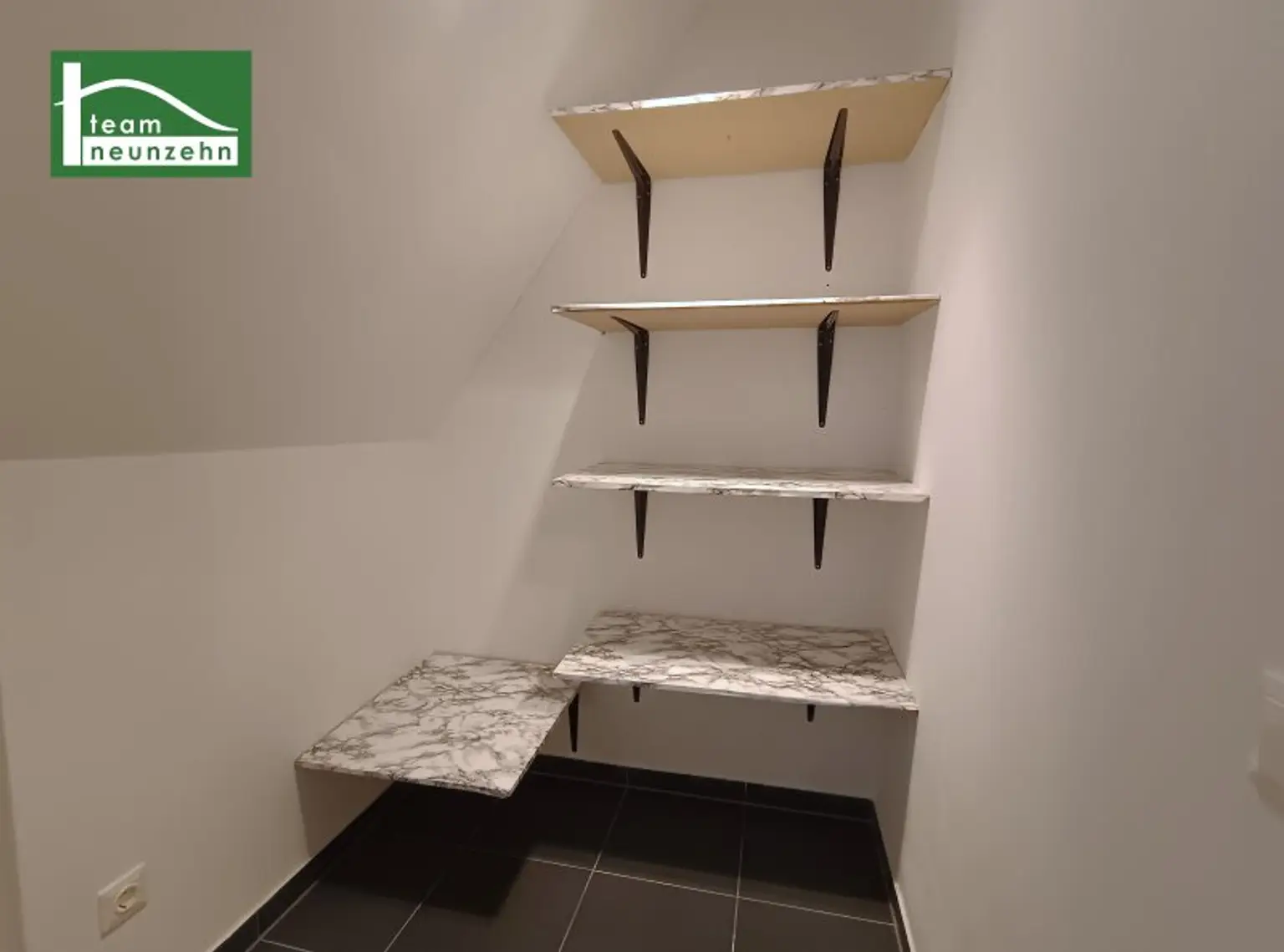 Wundervolle Dachgeschosswohnung mit großer Dachterrasse