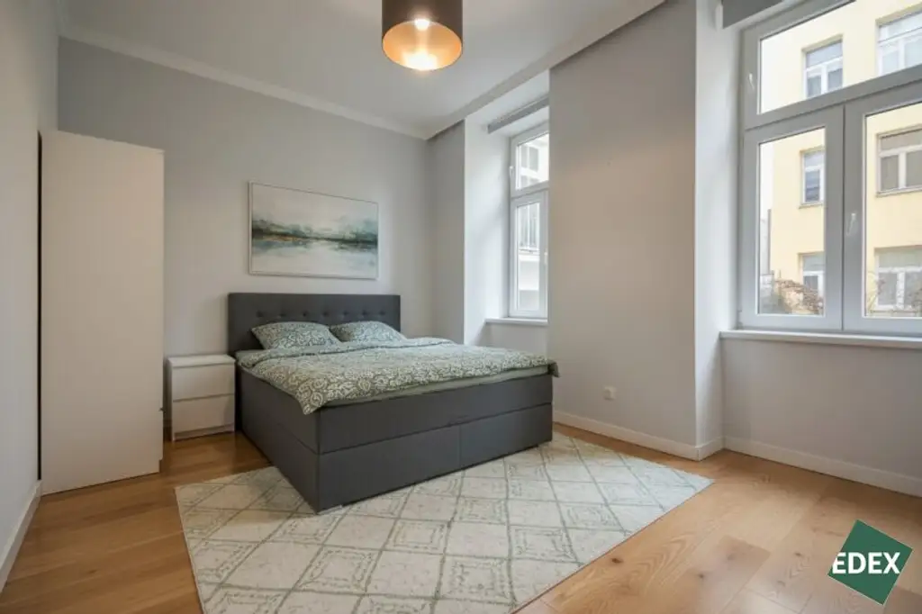 Charmante 5-Zimmer-Altbauwohnung nahe dem Schubertpark