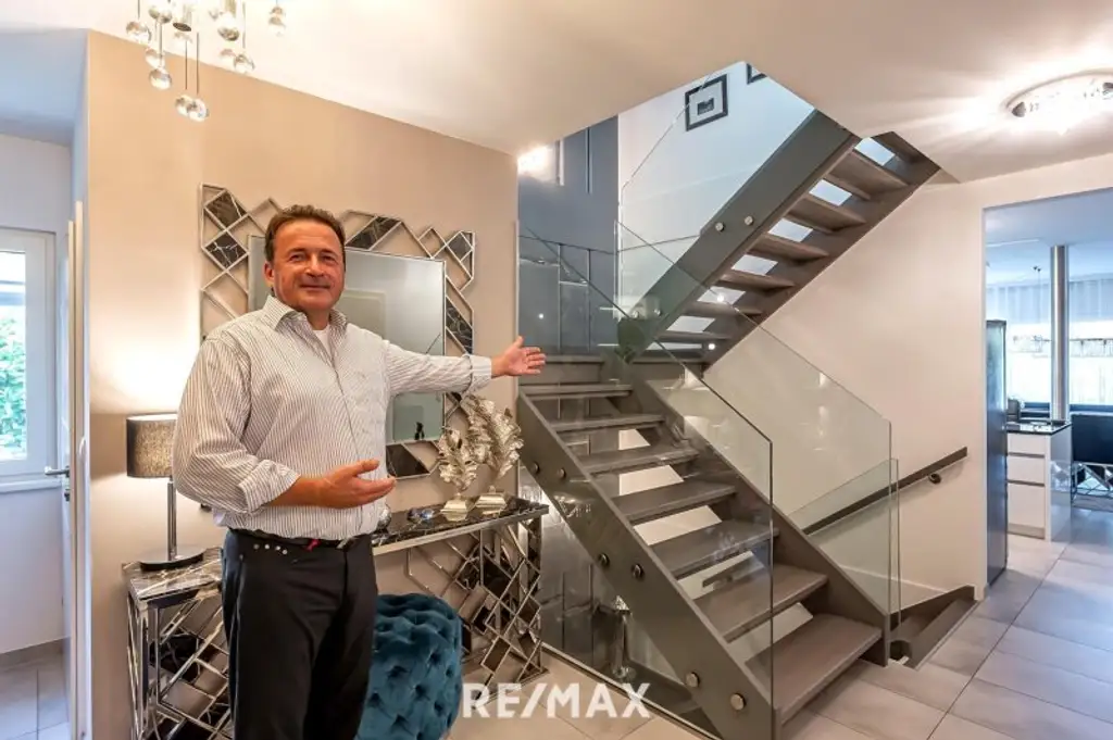 WOHNEN MIT STIL | KOMFORT | LUXUS UND SWIMMINGPOOL in Grünruhelage.