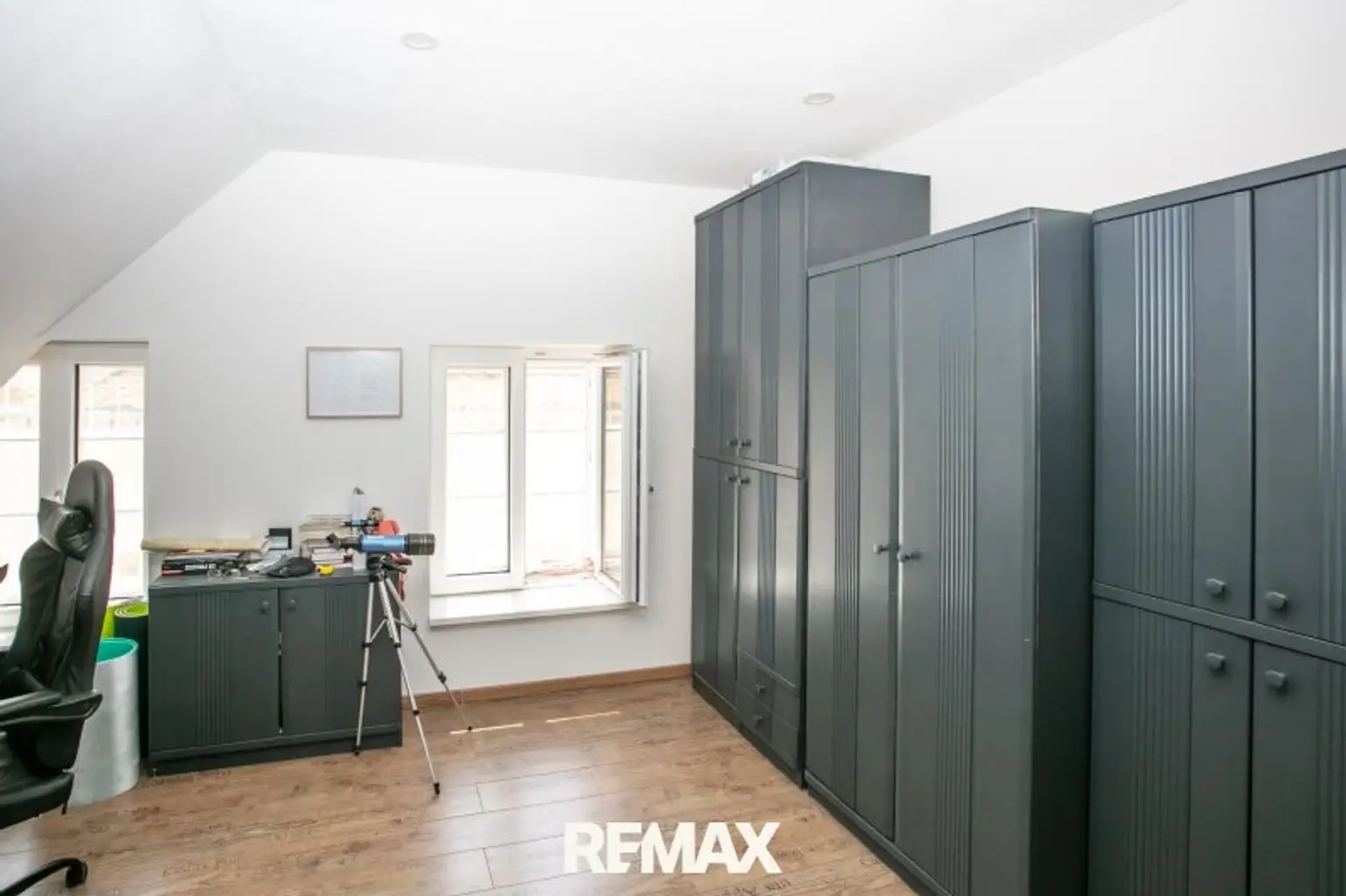 Arbeitszimmer DG_ Steiner Landstr. 50