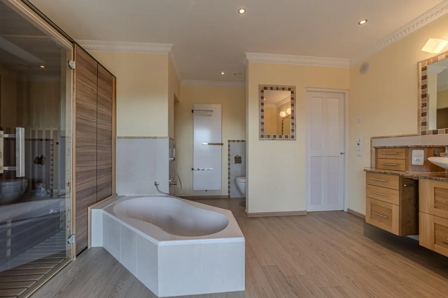 Badezimmer im OG