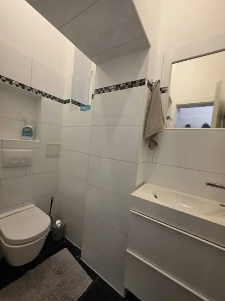 Moderne 3-Zimmer Wohnung, mit Balkon, hofseitig