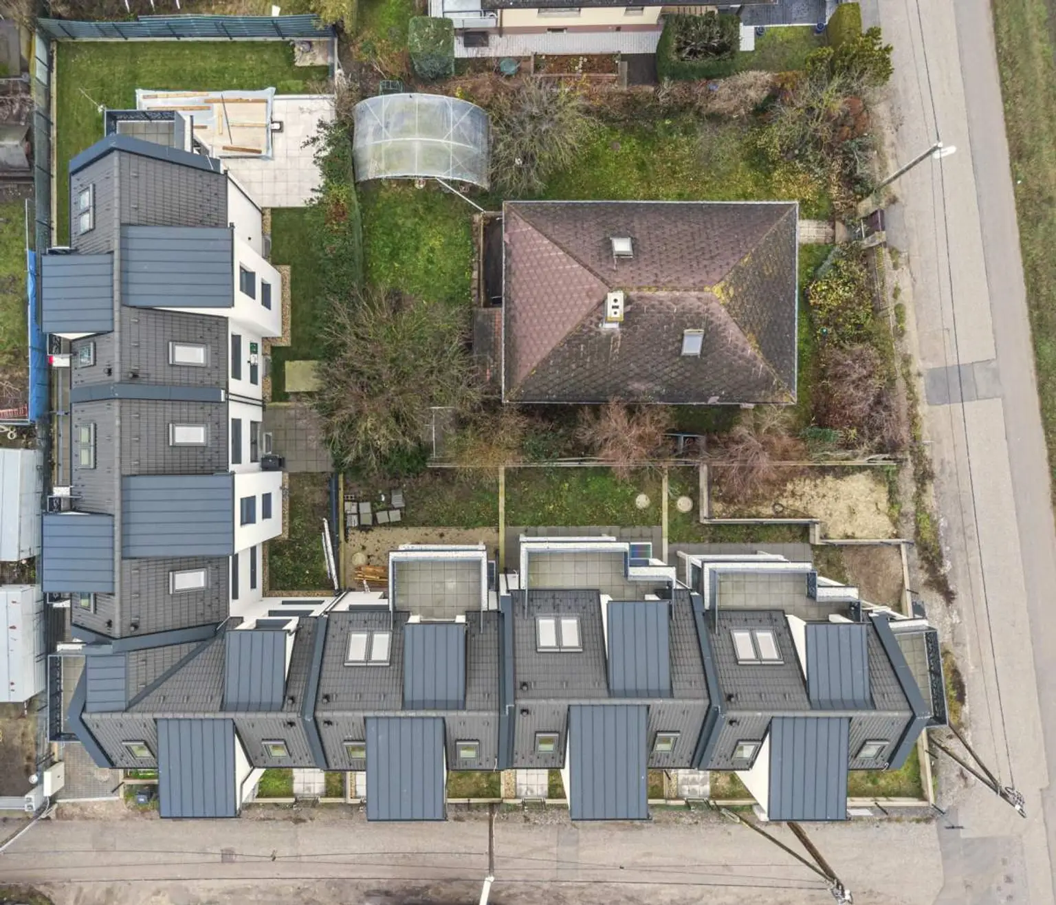 22 | ++ NEU ++ REIHENHAUS mit Balkon, Terrasse und Wohnkeller in NEUESSLING | Prima Service Immobilien