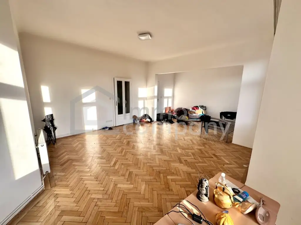 Attraktives Mehrfamilienhaus, Baugrund,  mit großem Potenzial