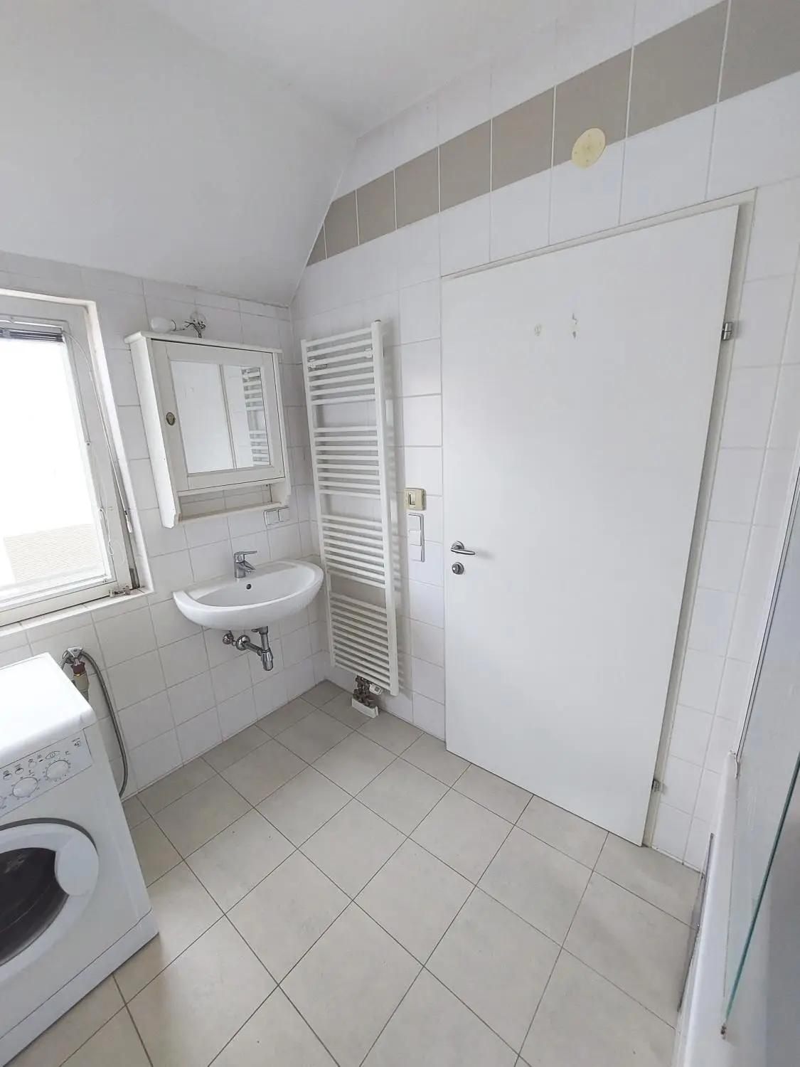 3-Zimmer-Maisonette mit Dachterrasse - direkt beim Enkplatz