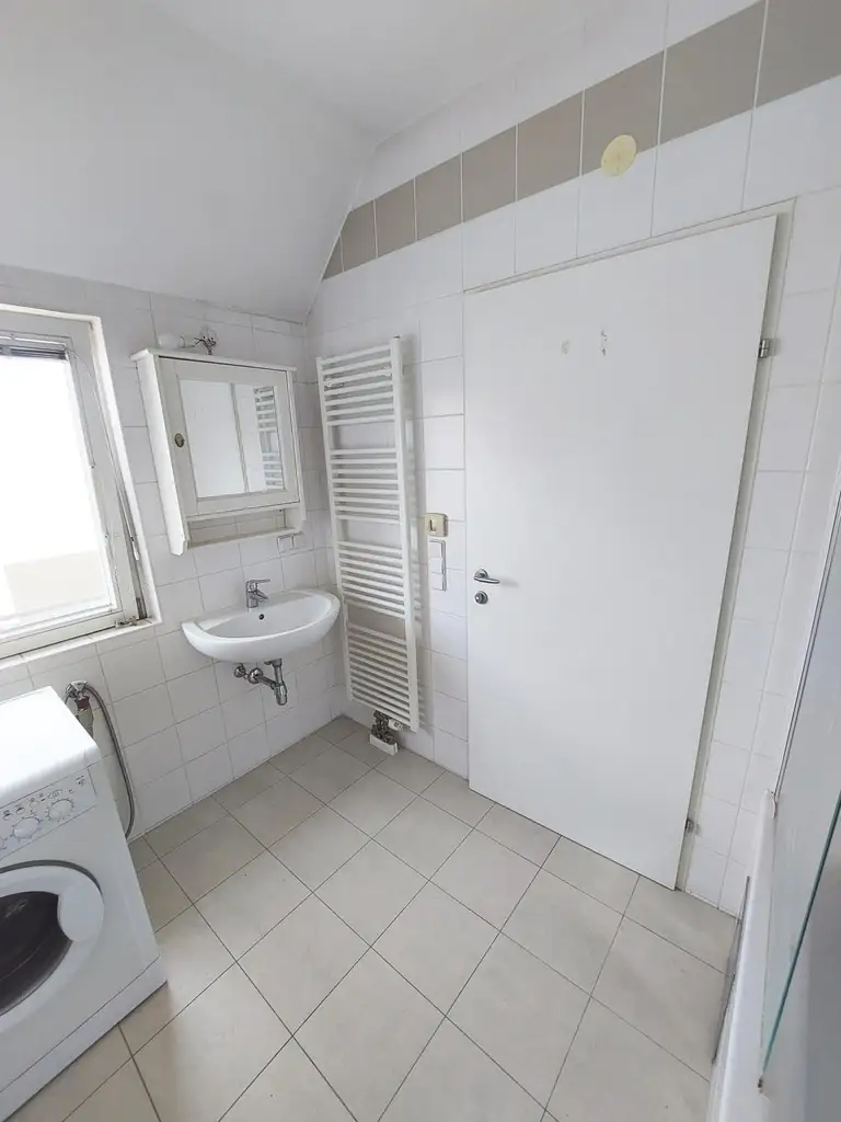 3-Zimmer-Maisonette mit Dachterrasse - direkt beim Enkplatz
