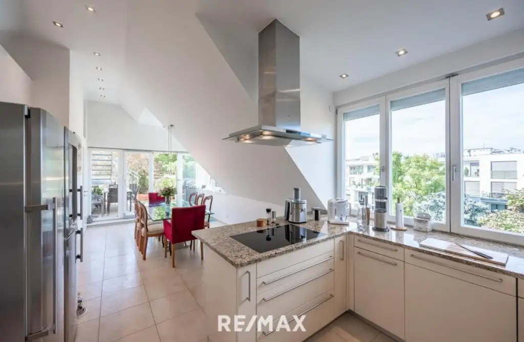 Seltene Gelegenheit in Döbling! Zentrales Luxus-Penthouse mit vier Dachterrassen und Pool