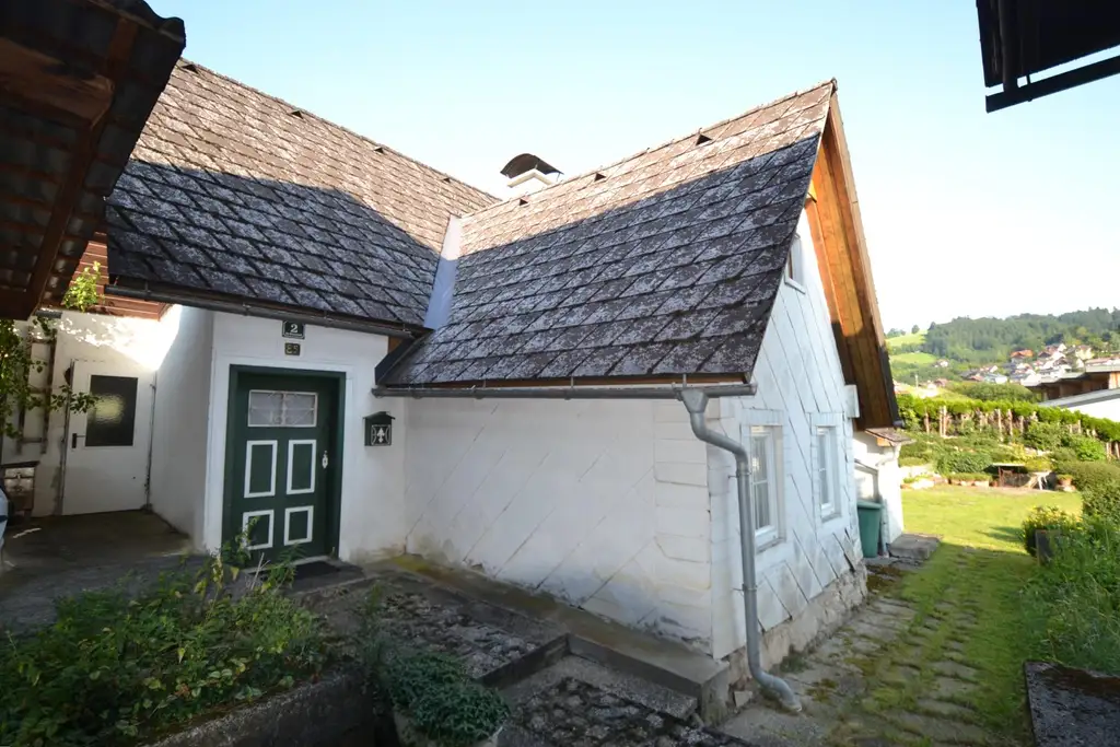 Kleines Häuschen mit Gartenidylle - Sanierungsobjekt