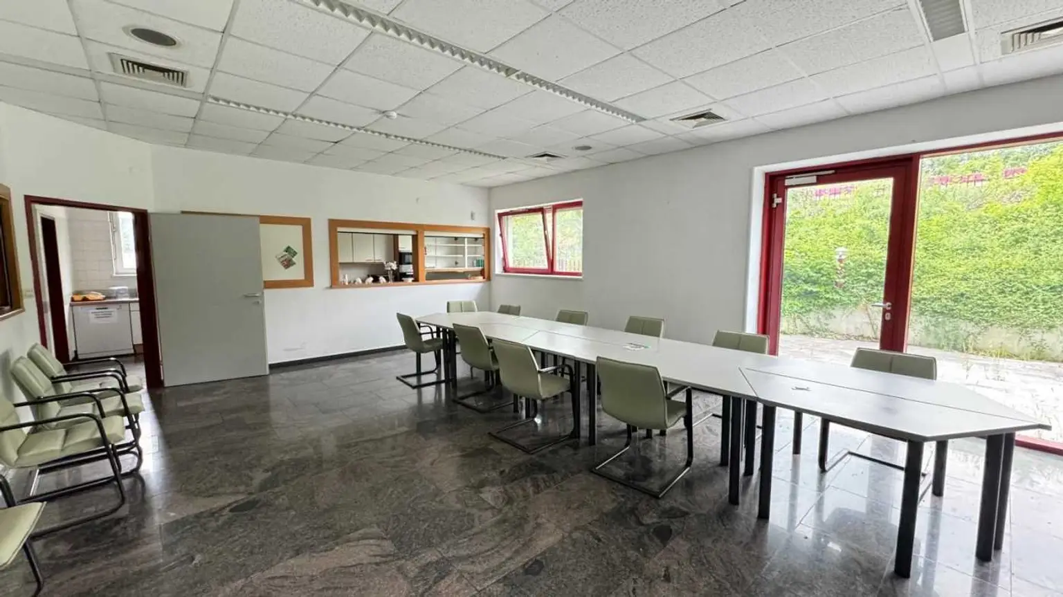 Bestandsfreie Gewerbeliegenschaft mit Lagerhalle & Bürotrakt