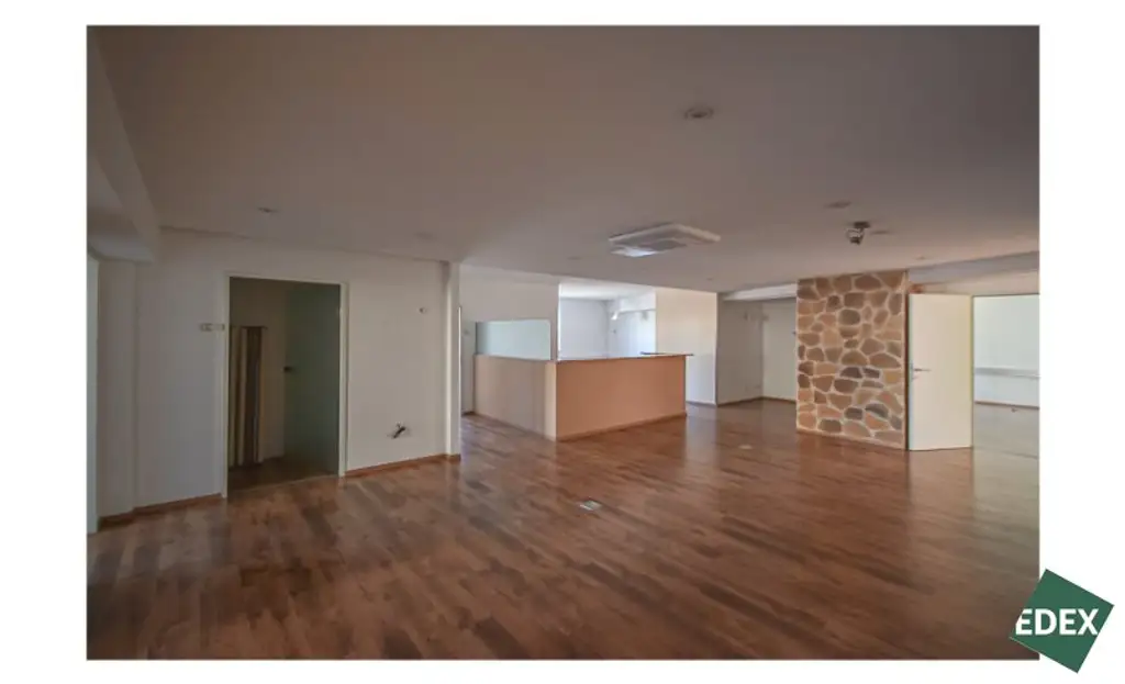 Großflächige Ordination mit guter Anbindung