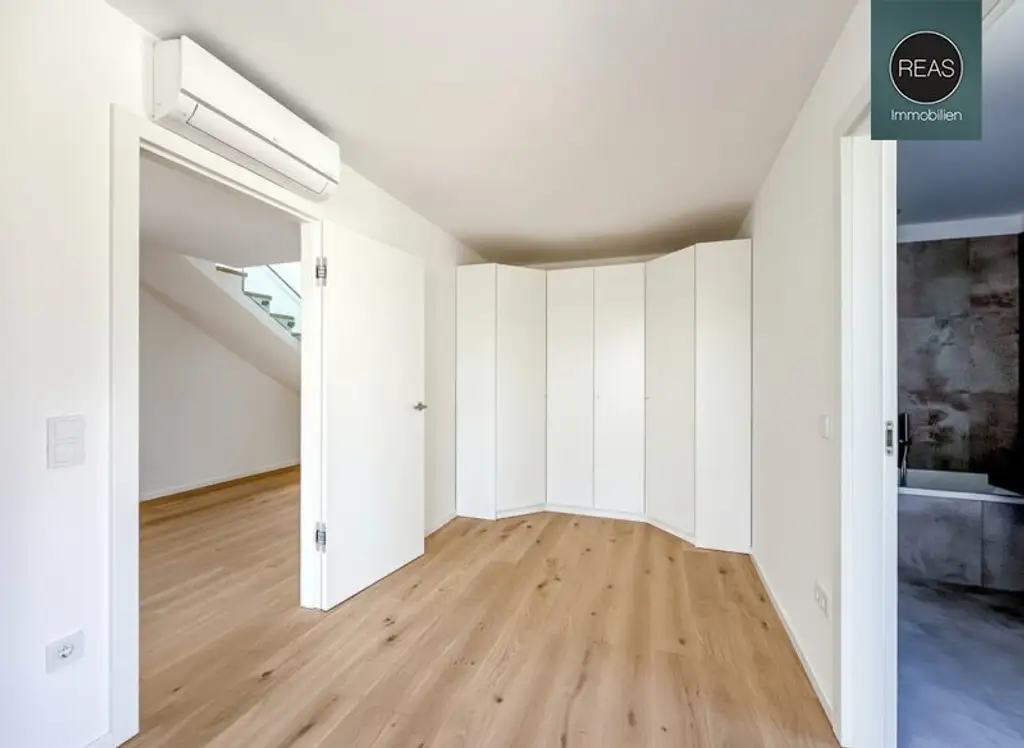 Erstbezug: Penthouse - Maisonette - Wohnung mit 3 Terrassen - Naturnahes Wohnen in Wien Hietzing – Exklusives Leben nahe dem Roten Berg!