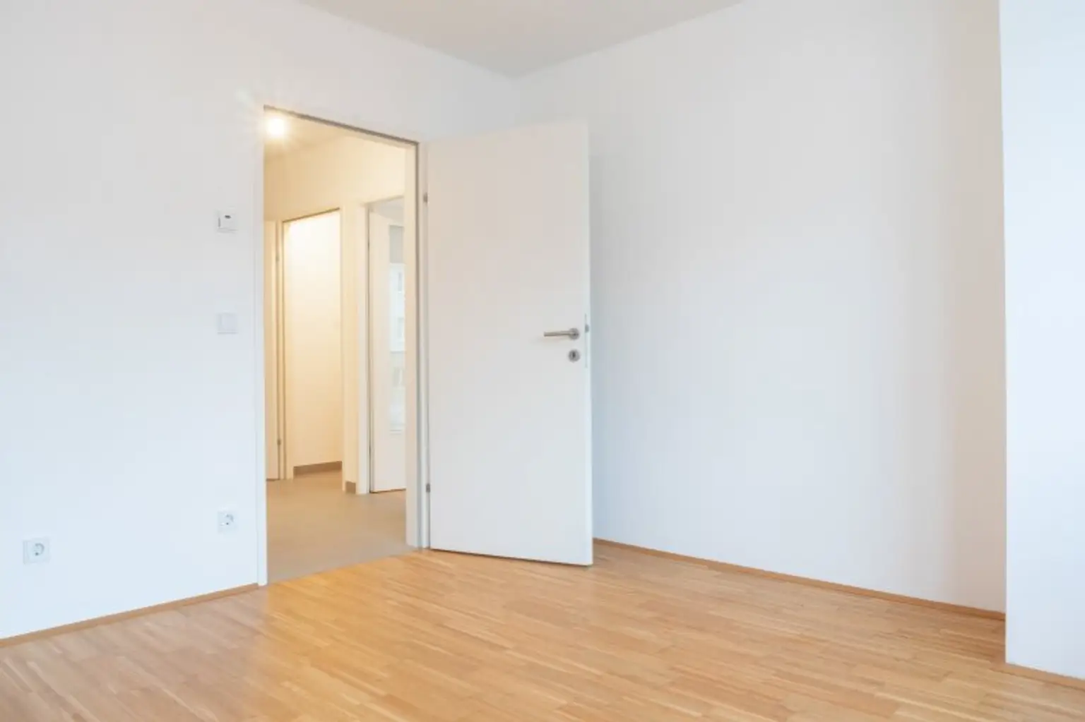 HOFSEITIG! ruhige 3-Zimmer-Wohnung mit bester Ausstattung!