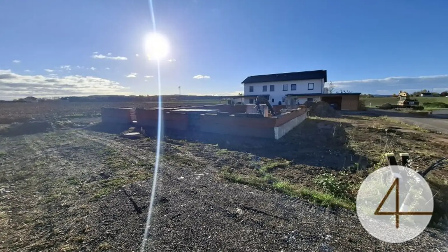 Baugrund mit Bodenplatte für Bungalow oder Doppelhaus