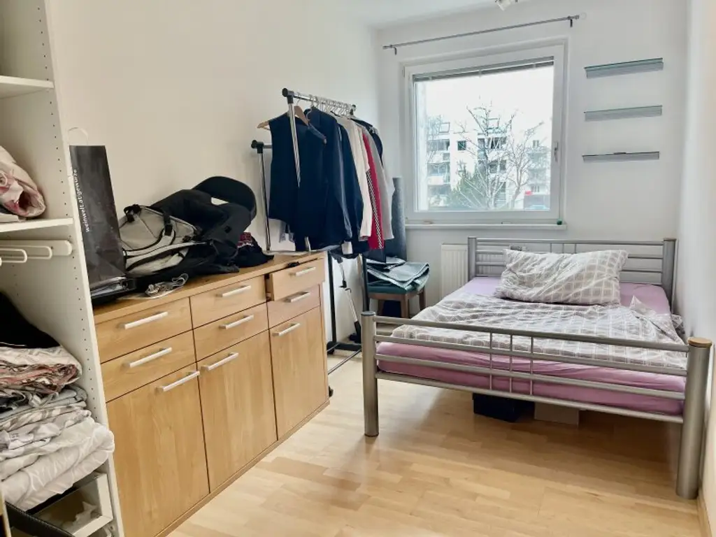 SCHÖNE 3/4-ZIMMERWOHNUNG MIT LOGGIA