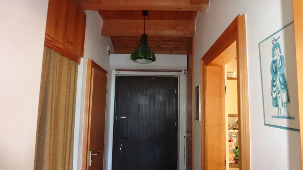 Sanierungsbedürftiges Reihenhaus mit Seeblick!