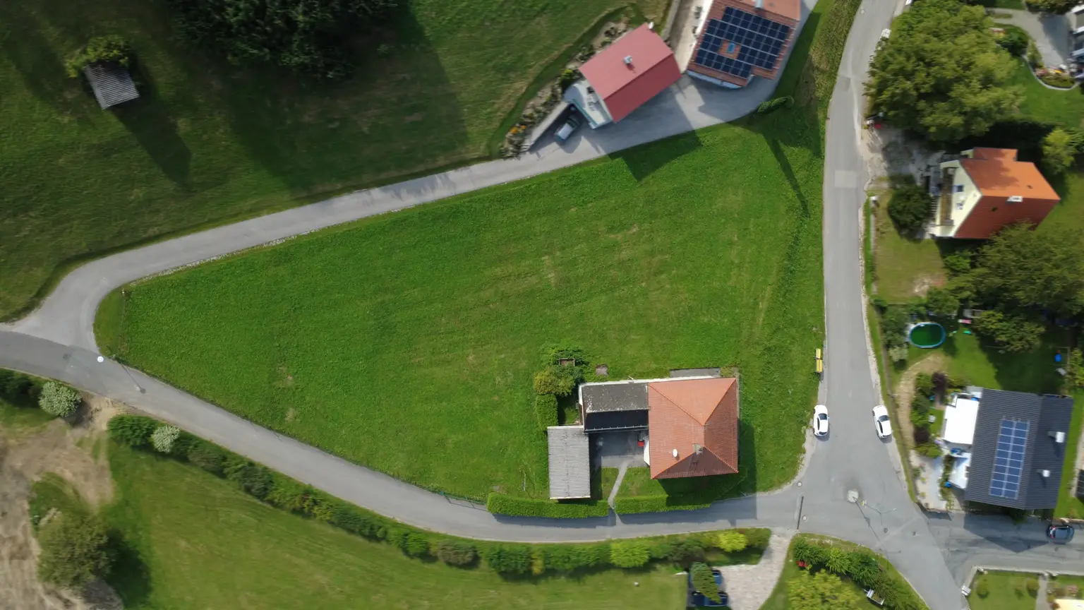 Einfamilienhaus mit großem Grundstück in idyllischer Ruhelage