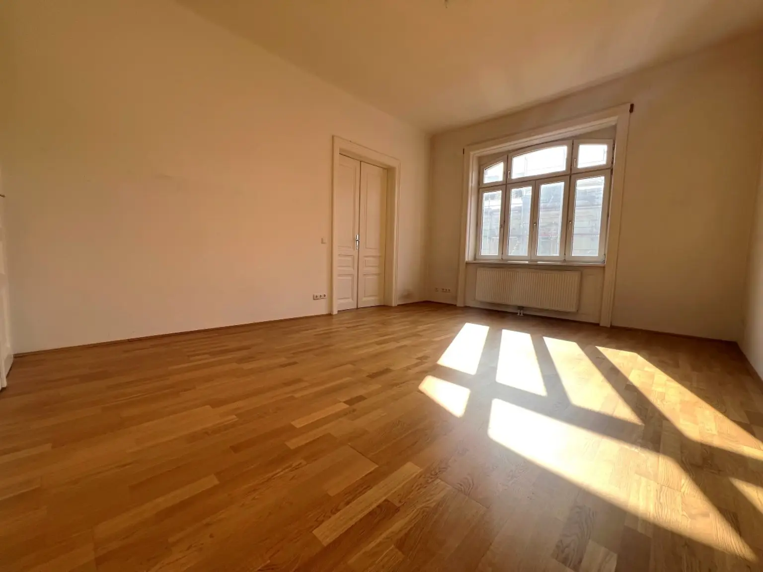 13 | CHARMANTE 2 Zimmer ALTBAUWOHNUNG  mit Balkon – Unbefristet | Prima Service Immobilien