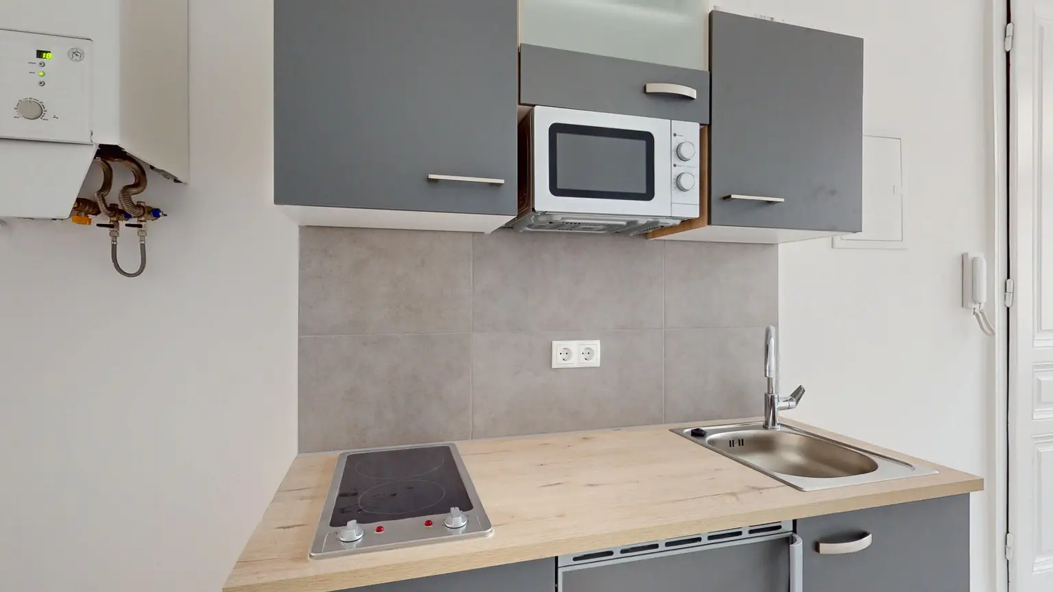 Rosensteingasse: Büro für Home-Office Nutzung/Atelier im 3. Stock ohne Lift - Gang-WC zur Alleinbenützung - Gute Verkehrsanbindung