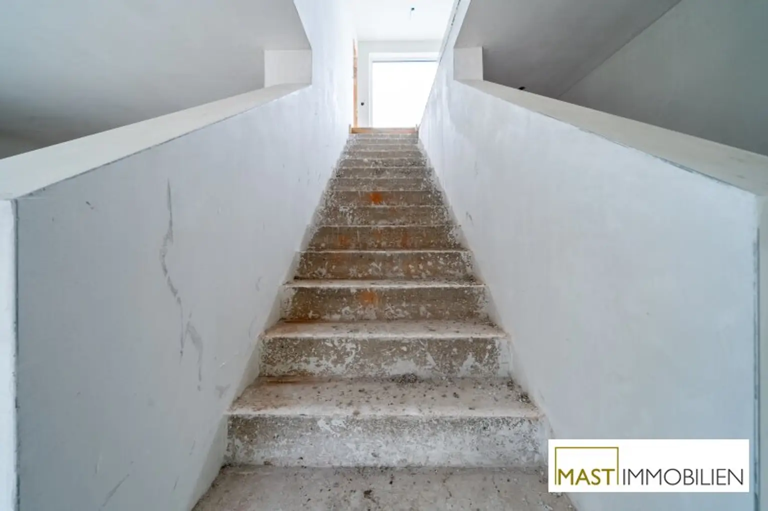 ERSTBEZUG - Modernes Einfamilienhaus mit 148 m² Wohnfläche, Balkon, Terrasse & 2 PKW-Stellplätzen in Strasshof – belagsfertig!