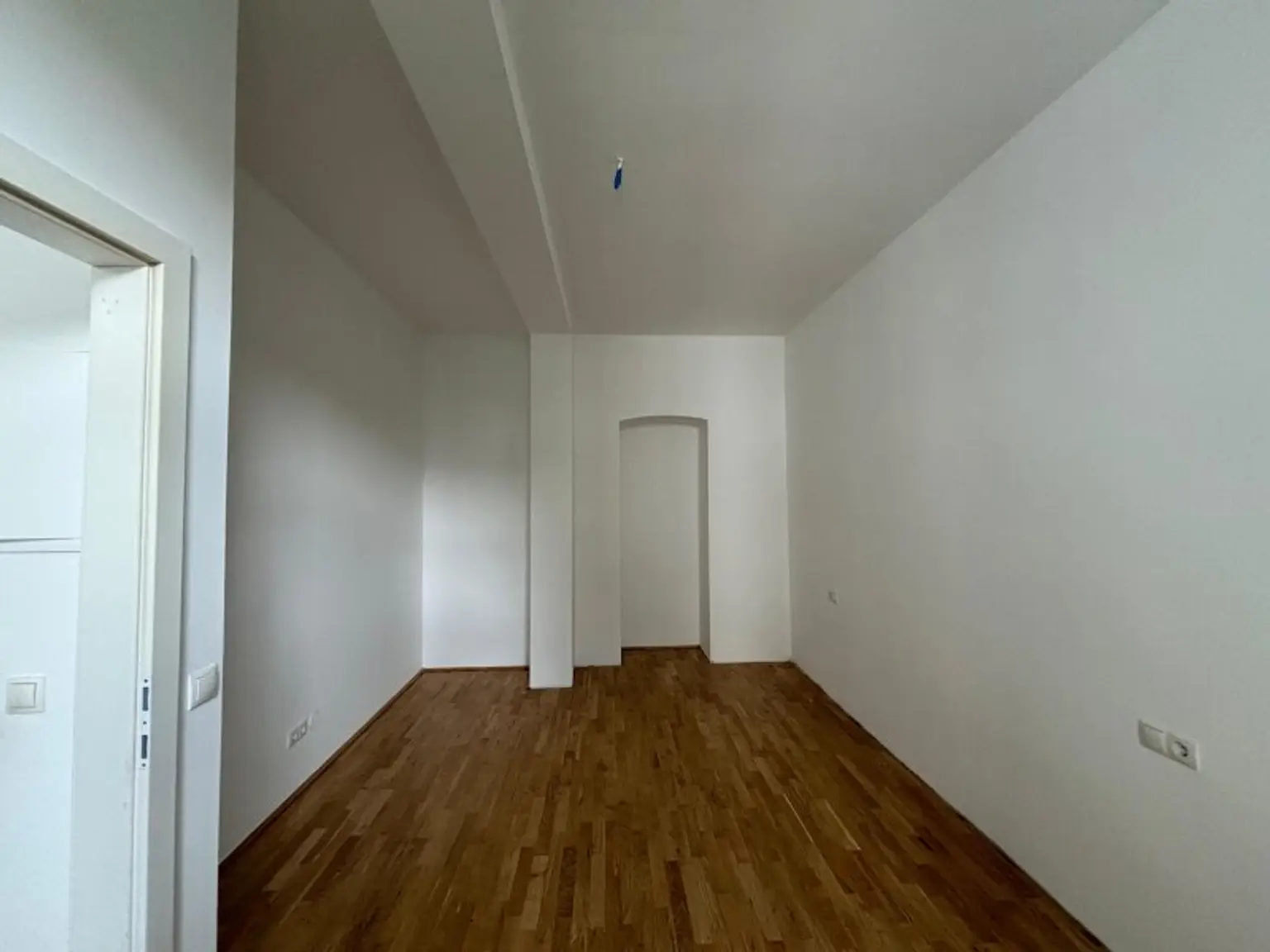 NÄHE U3 Johnstraße: Sonnige 2-Zimmerwohnung im 2. OG mit hofseitigem Schlafzimmer