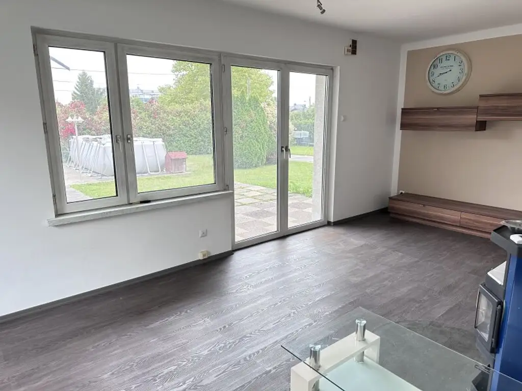 Grundstück mit Zweifamilienhaus in Ruhelage - Variable Gestaltungsmöglichkeiten vorhanden