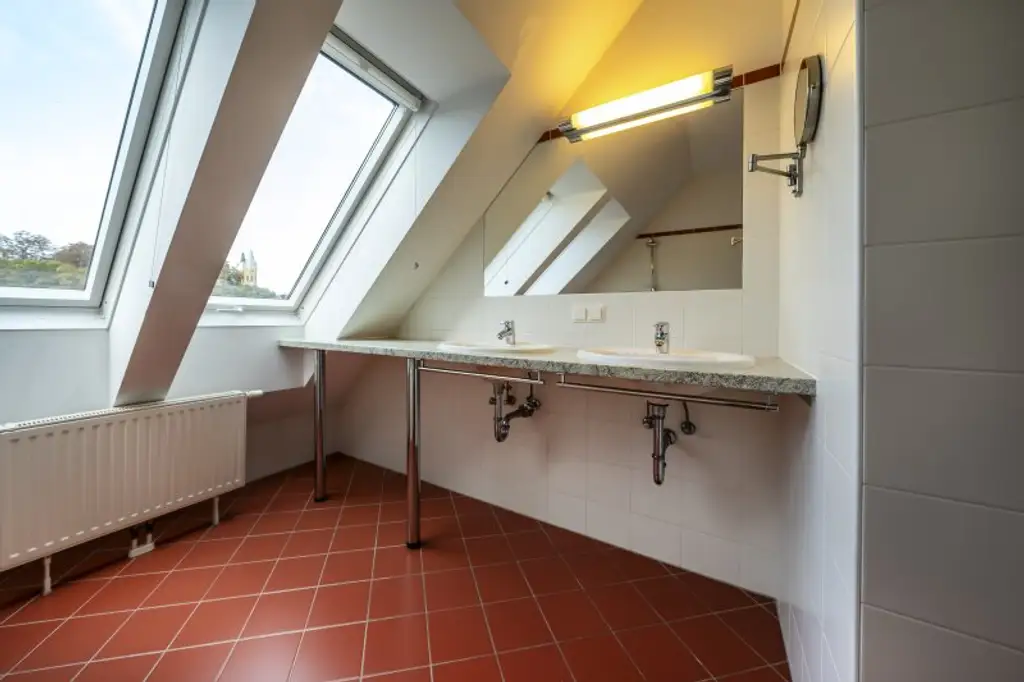 SAARPARK - AUSBLICK** Dachgeschosswohnung mit Innenhofterrasse **