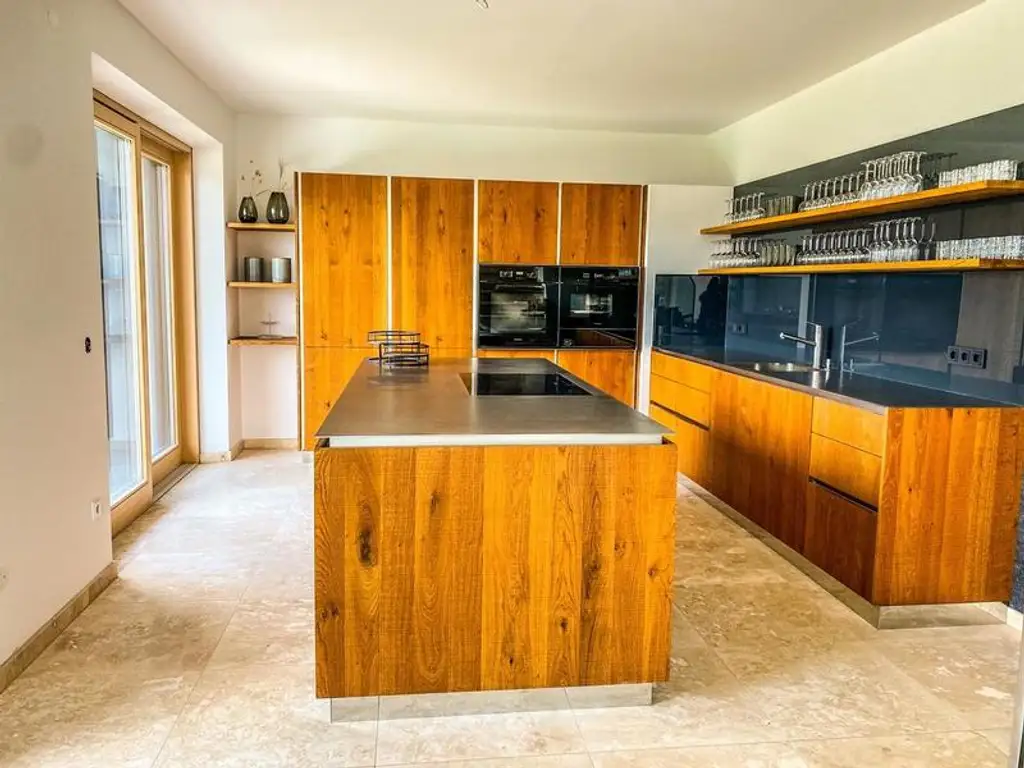 Moderne Ferienvilla mit guter Auslastung in traumhafter Grünruhelage