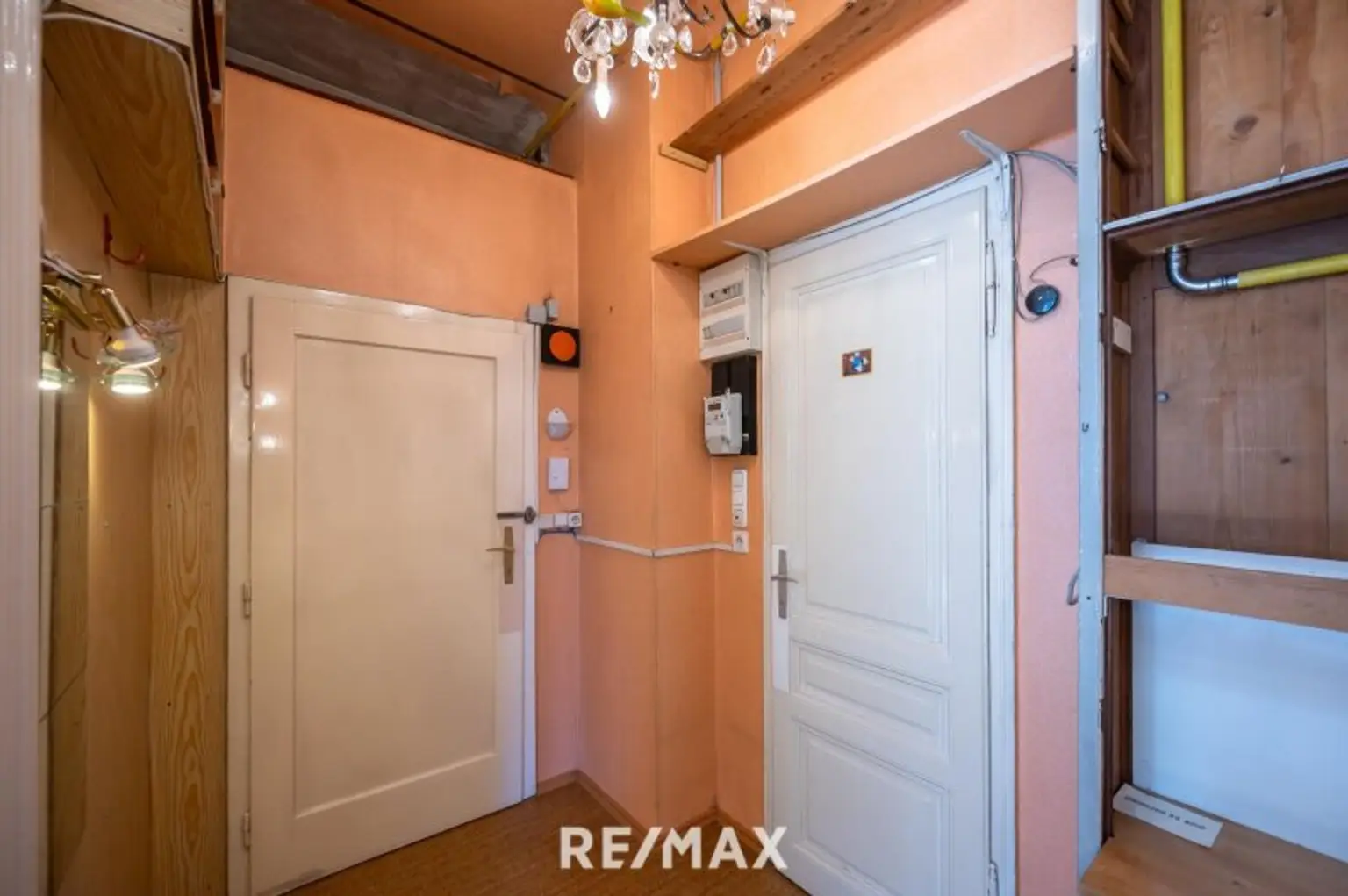 WOHNUNG IN ALTBAU-VILLA | EIGENGARTEN | SANIERUNGSBEDÜRFTIGES JUWEL